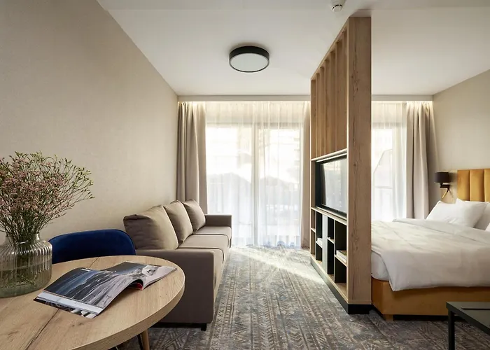 فندق Zloty Horyzont 4*